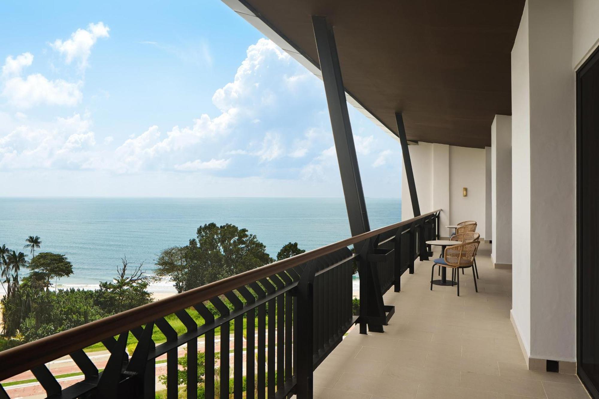 The Westin Desaru Coast Resort Bagian luar foto A balcony