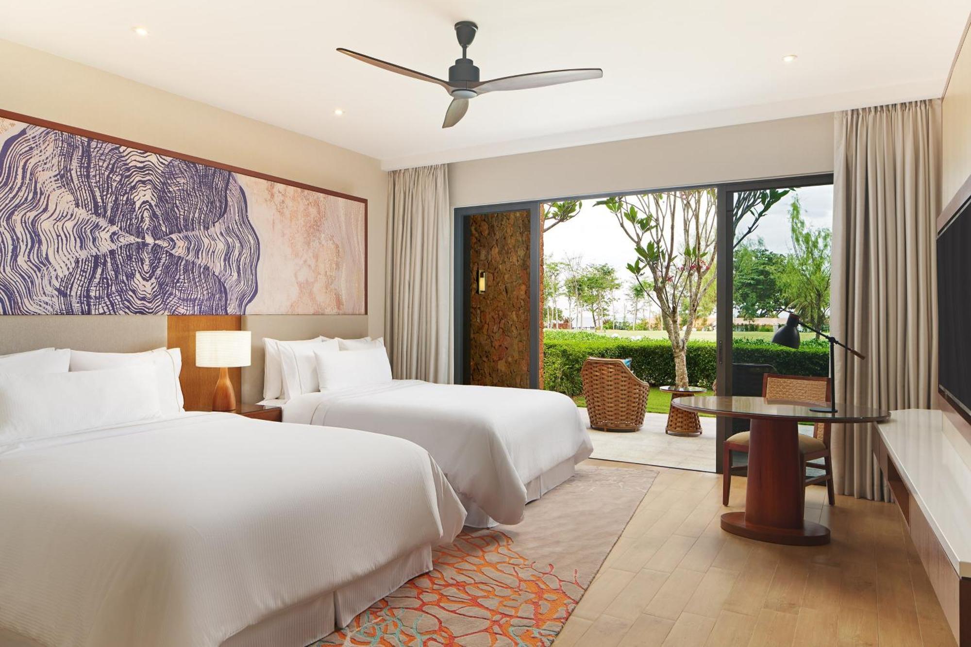 The Westin Desaru Coast Resort Bagian luar foto Deluxe Room
