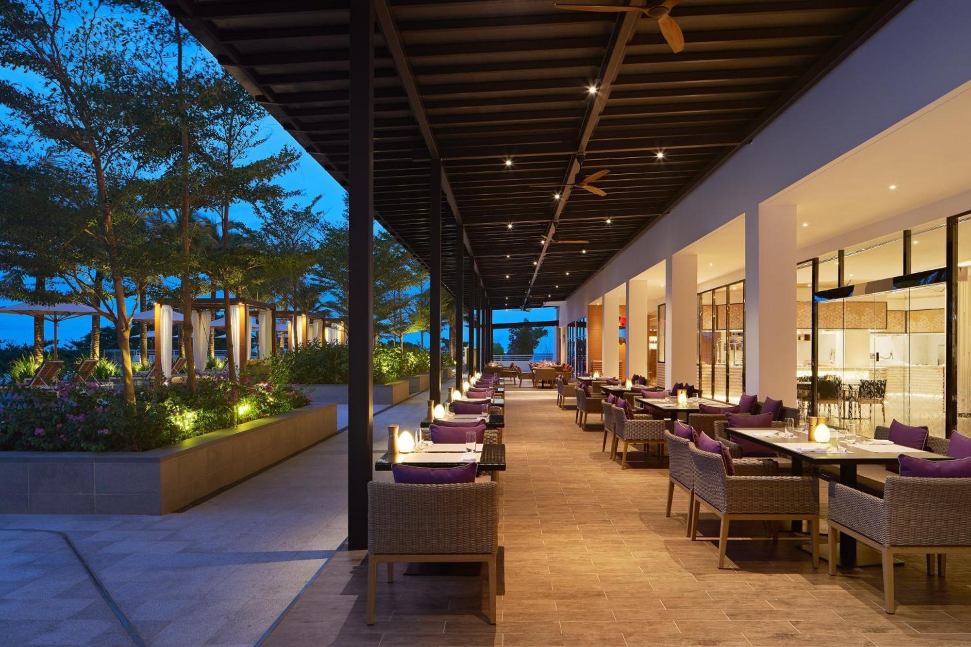 The Westin Desaru Coast Resort Bagian luar foto The Deck