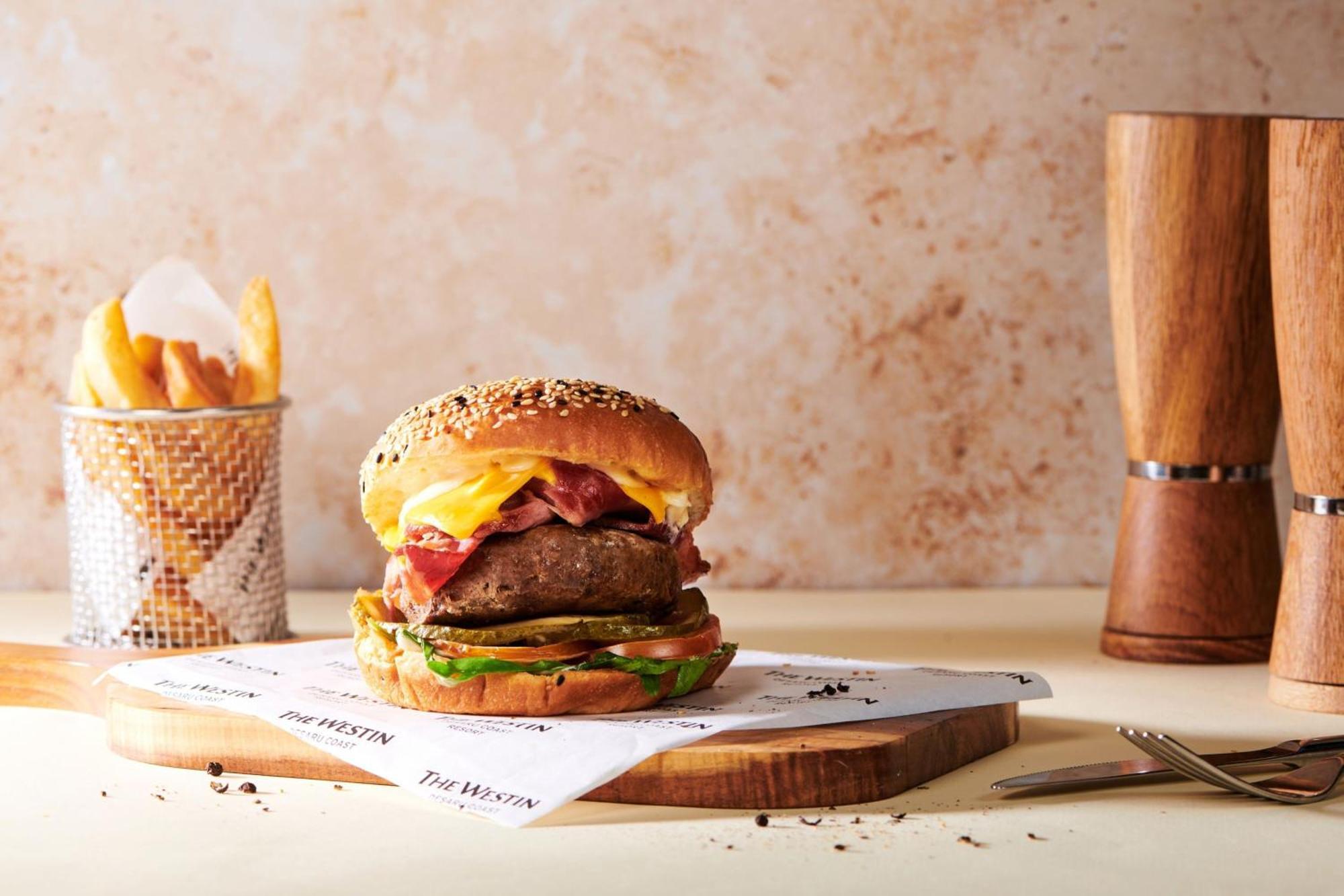 The Westin Desaru Coast Resort Bagian luar foto A cheeseburger with fries