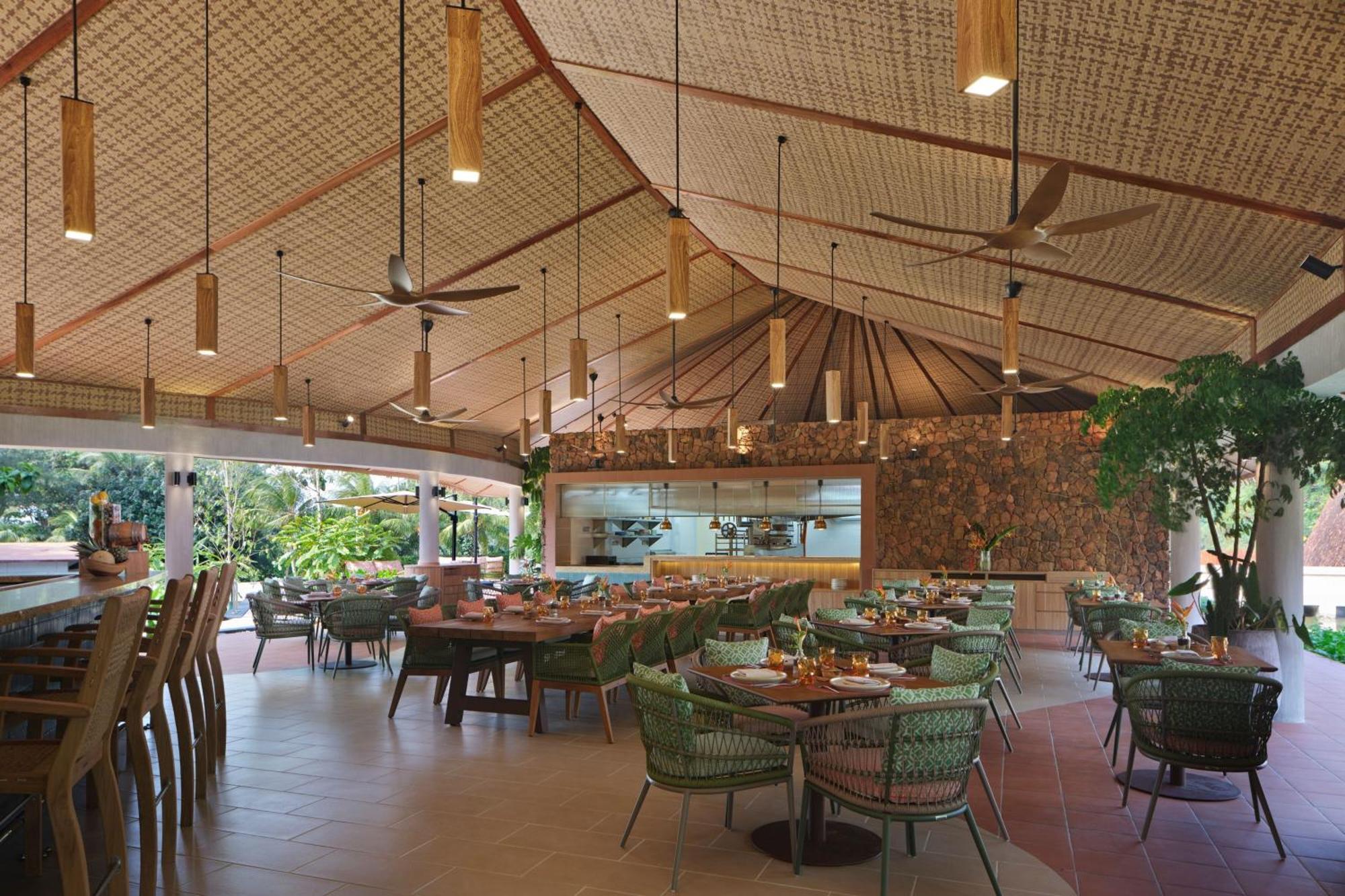 The Westin Desaru Coast Resort Bagian luar foto The interior of the restaurant