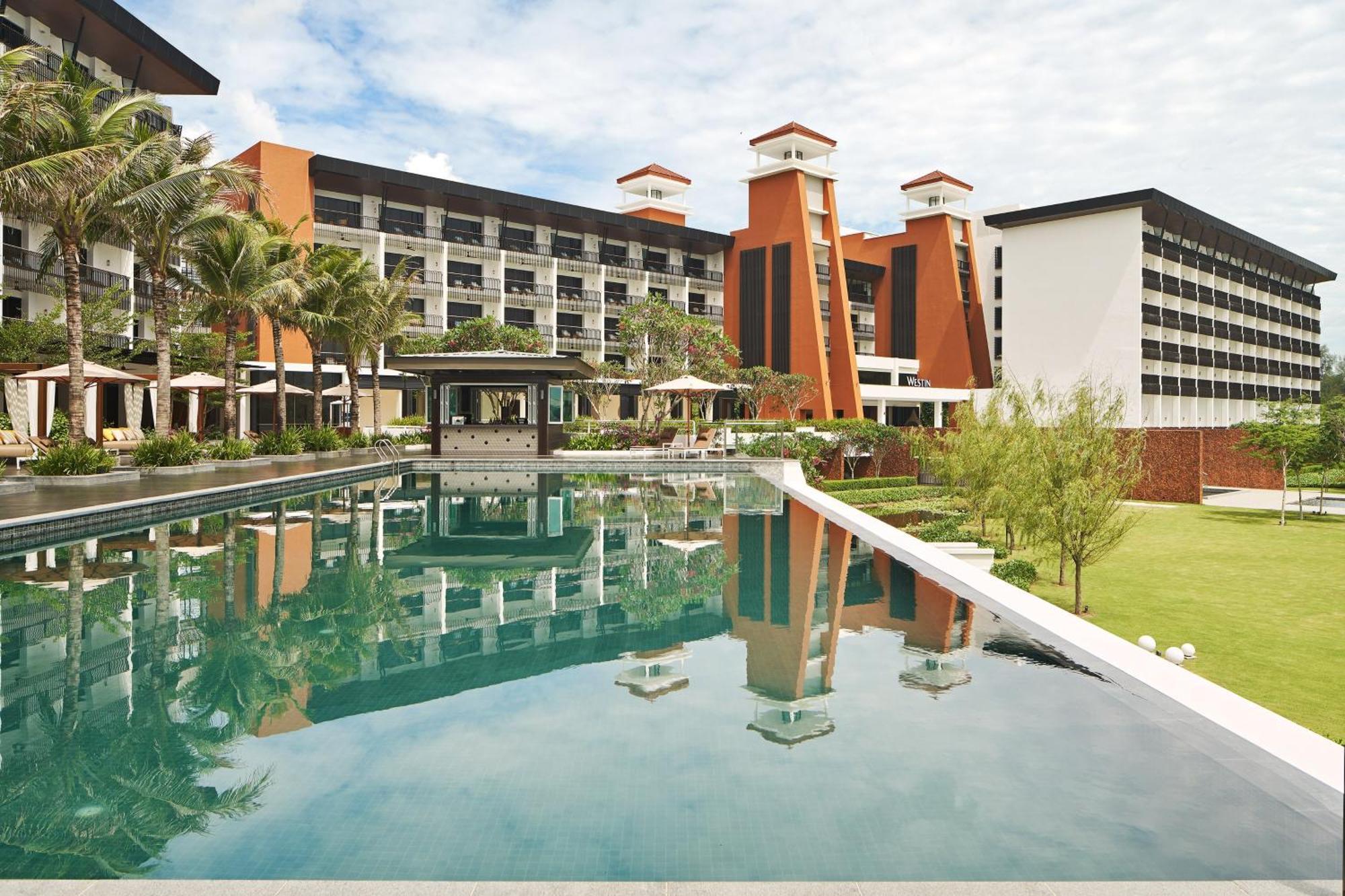 The Westin Desaru Coast Resort Bagian luar foto The hotel's main building